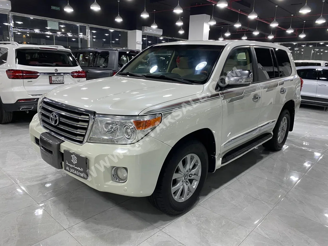 Toyota  Land Cruiser  GXR  2015  Automatic  275,000 Km  8 Cylinder  Four Wheel Drive (4WD)  SUV  White