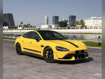 شاومي  اس يو 7  الترا  2025  اوتوماتيك  0 كم  0 سلندر  دفع كلي مستمر  سيدان  أصفر  تحت الضمان