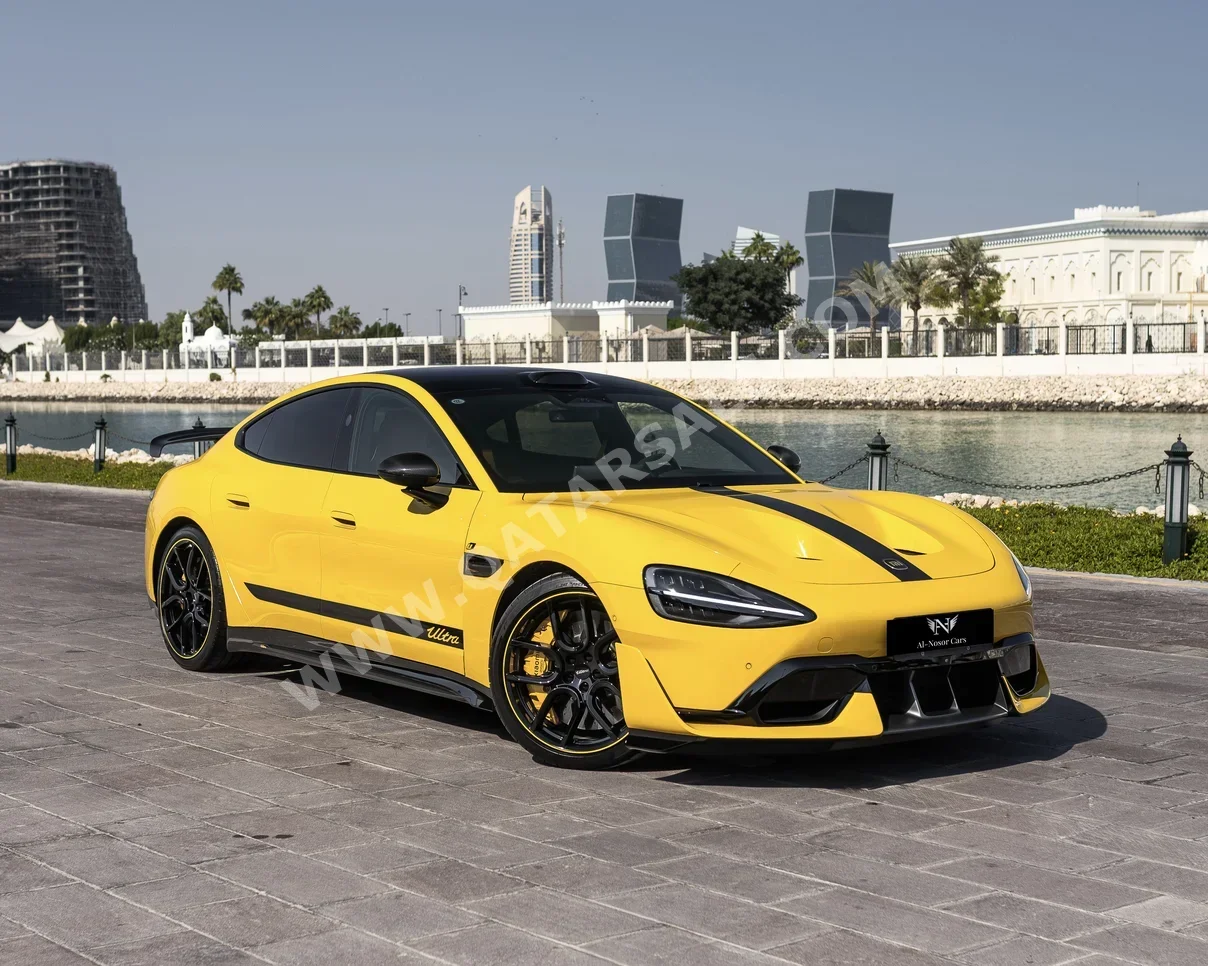 شاومي اس يو 7 الترا 2025 اوتوماتيك 0 كم 0 سلندر دفع كلي مستمر سيدان أصفر تحت الضمان