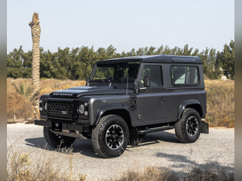 Land Rover  Defender  90 ADVENTURE  2016  Manual  38,000 Km  4 Cylinder  Four Wheel Drive (4WD)  SUV  Gray