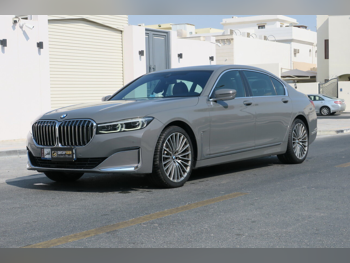 بي ام دبليو  الفئة - السابعة  730 Li  2021  اوتوماتيك  73,000 كم  4 سلندر  دفع خلفي  سيدان  رمادي