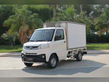 CMC  Veryca  2022  Manual  102,000 Km  4 Cylinder  Rear Wheel Drive (RWD)  Van / Bus  White  With Warranty