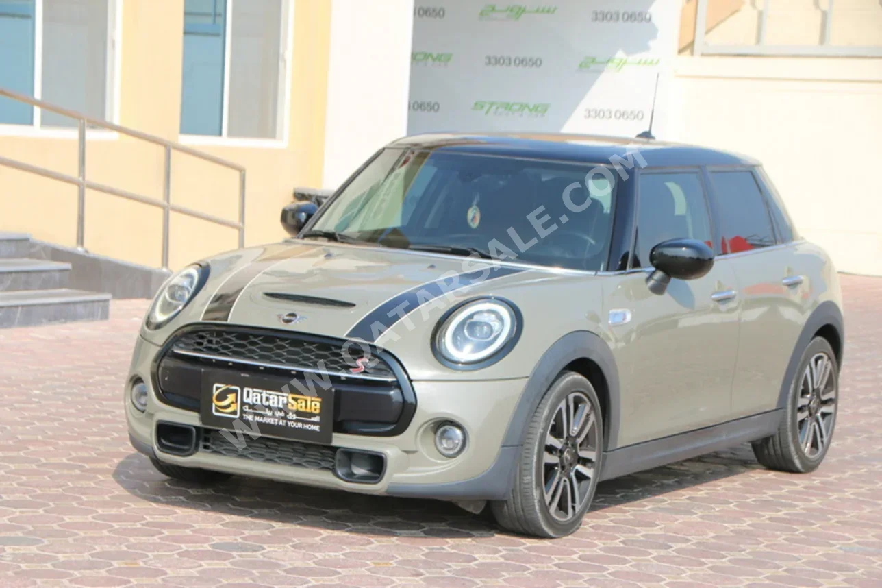 Mini Cooper S 2021 Automatic 98,000 Km 4 Cylinder Front Wheel Drive (FWD) Hatchback Olive Green