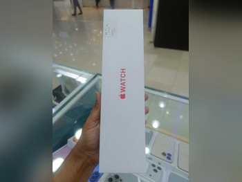 ساعات ذكية - ابل  Series 8  - متوافق مع أي او اس  - أحمر  -- مقاوم المياه