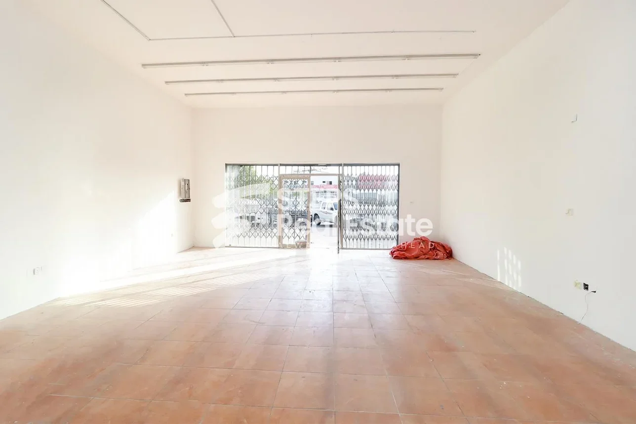 محلات تجارية - غير مفروشة - الريان للايجار - المنطقة الصناعية