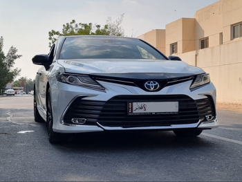 Toyota  Camry  Limited  2023  Automatic  36,000 Km  6 Cylinder  Front Wheel Drive (FWD)  Sedan  White  With Warranty