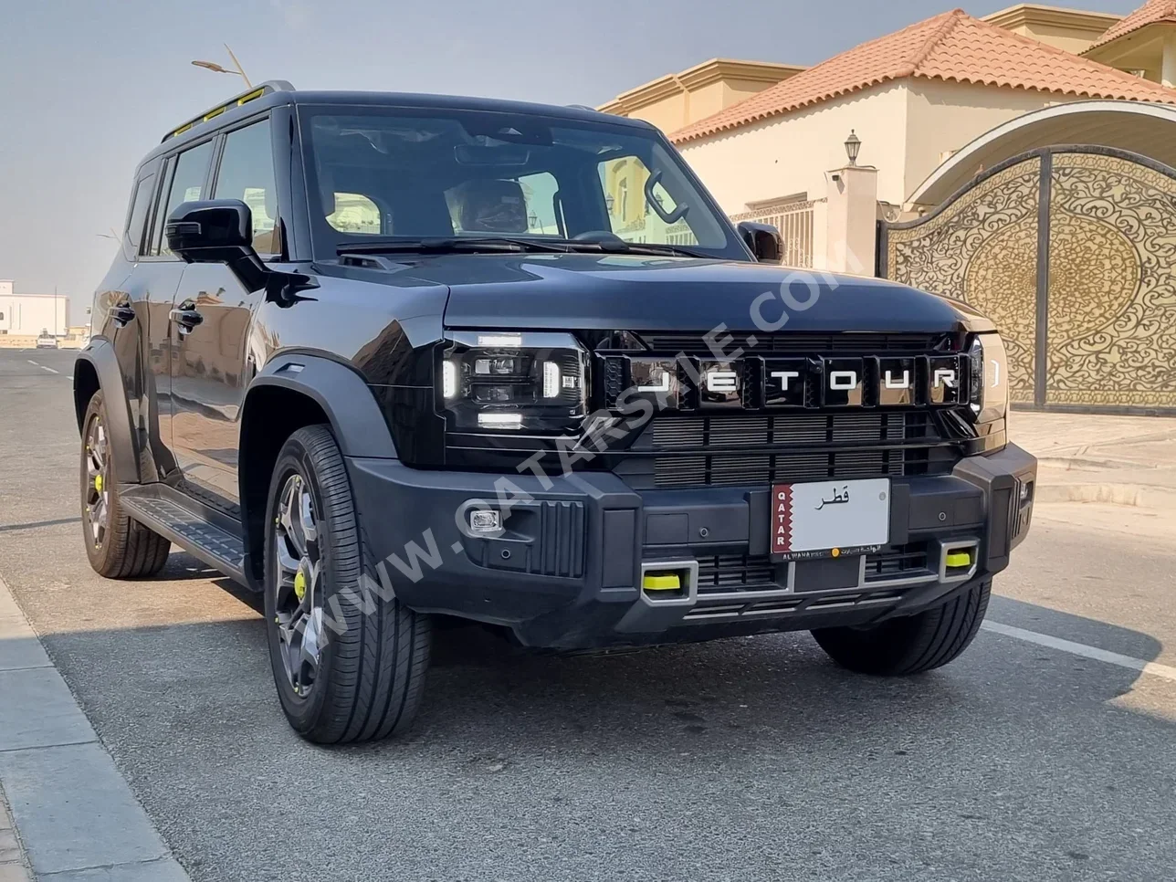 Jetour  T2  Luxury  2025  Automatic  3,600 Km  4 Cylinder  Four Wheel Drive (4WD)  SUV  Black  With Warranty