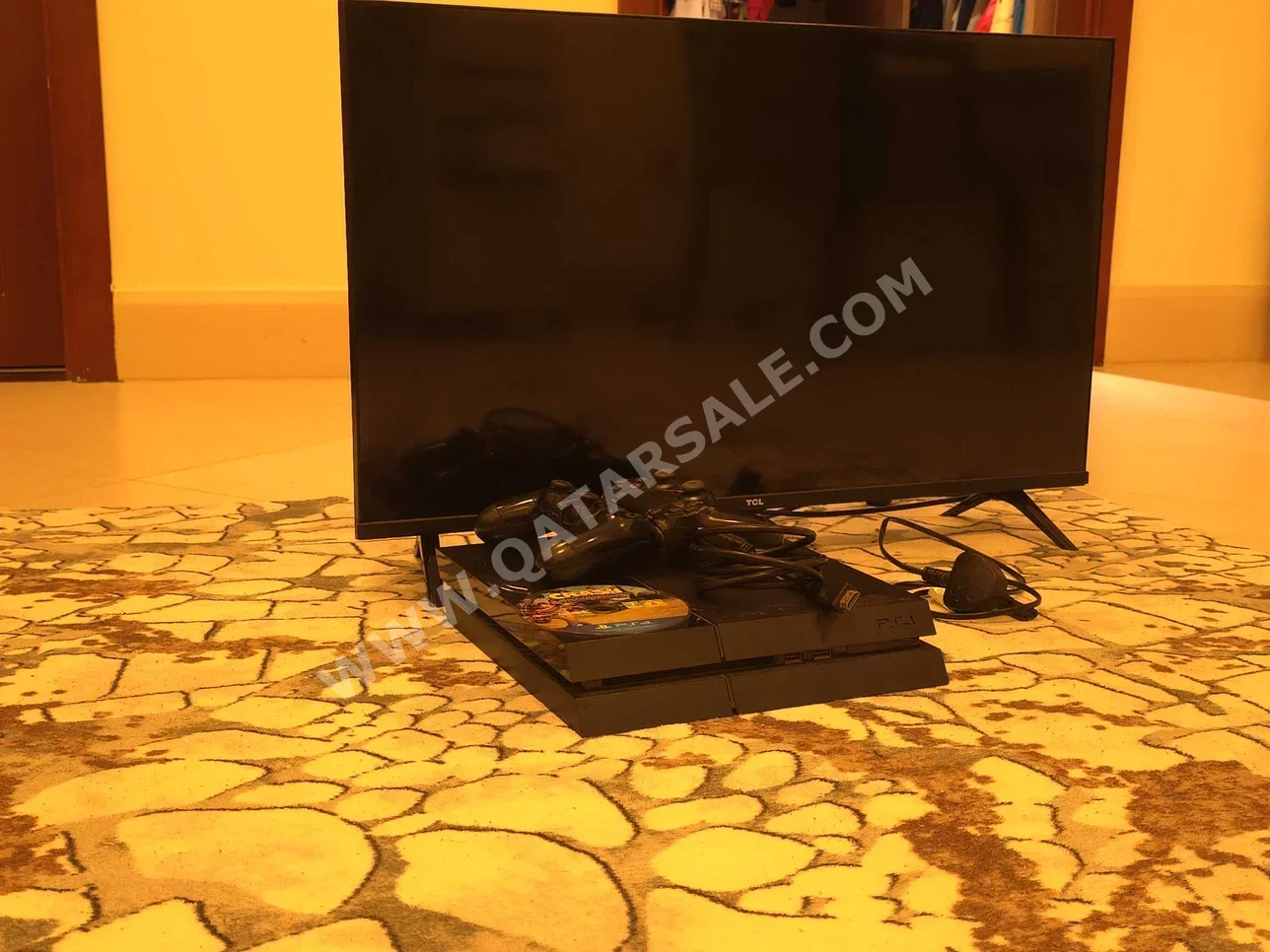 Video Games Consoles - Sony - PlayStation 4 -Included Controllers: 2