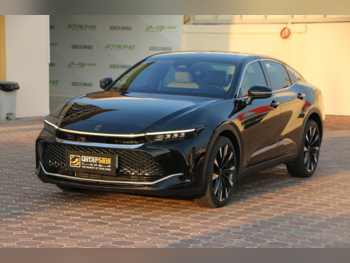 تويوتا  كراون  هايبرد  2023  اوتوماتيك  11,000 كم  4 سلندر  سحب امامي  سيدان  أسود  تحت الضمان