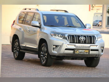 تويوتا برادو تي اكس ال 2022 اوتوماتيك 74,000 كم 6 سلندر دفع رباعي اس يو في فضي تحت الضمان