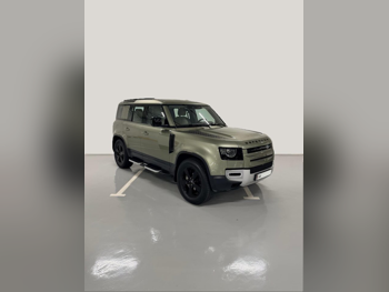 لاند روفر  ديفيندر  110 اتش اس اي  2020  اوتوماتيك  72,000 كم  6 سلندر  دفع رباعي  اس يو في  أخضر