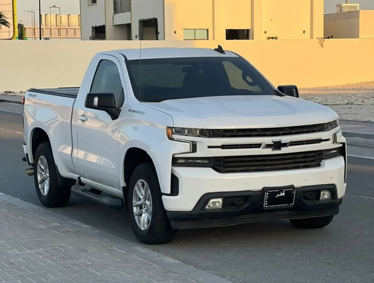 Chevrolet  Silverado  RST  2019  Automatic  190,000 Km  8 Cylinder  Four Wheel Drive (4WD)  Pick Up  White
