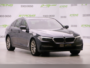 بي ام دبليو  الفئة - الخامسة  520i  2019  اوتوماتيك  205,500 كم  4 سلندر  دفع خلفي  سيدان  رمادي غامق