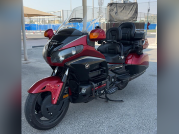 HONDA  Gold Wing -  2015 - Color Maroon