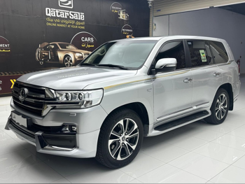 تويوتا  لاند كروزر  في اكس ار - غراند تورينغ اس  2020  اوتوماتيك  140,000 كم  8 سلندر  دفع رباعي  اس يو في  فضي