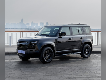 لاند روفر ديفيندر 4 سلندر إس يو في 4 في 4 أسود 2026