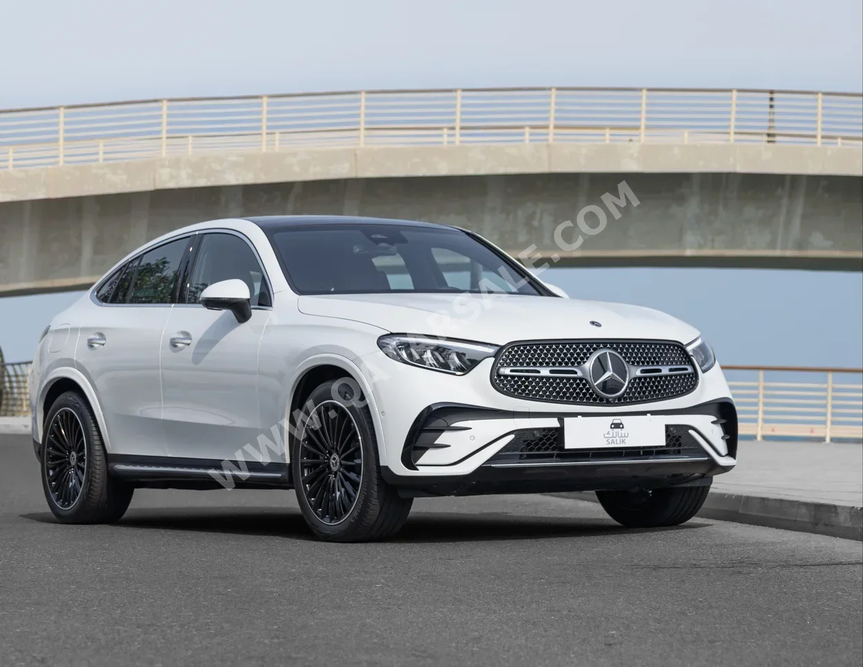 مرسيدس - بنز  جي ال سي 200  4 سلندر  إس يو في 2 في 4  أبيض  2025