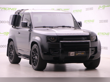 لاند روفر  ديفيندر  90 اس اي  2023  اوتوماتيك  66,000 كم  4 سلندر  دفع رباعي  اس يو في  رمادي  تحت الضمان