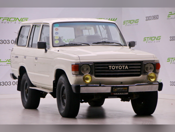 تويوتا  لاند كروزر  1984  عادي  300,000 كم  6 سلندر  دفع رباعي  كلاسك  أبيض