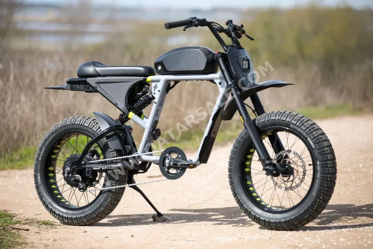 - Medium (17-18 inch) - Gray