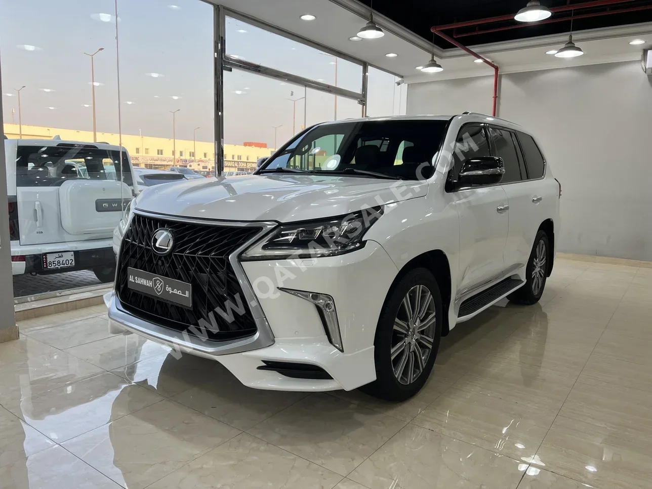 Lexus  LX  2016  Automatic  356,000 Km  8 Cylinder  Four Wheel Drive (4WD)  SUV  White