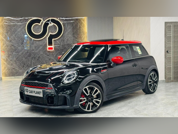 Mini  Cooper  JCW  2022  Automatic  50,000 Km  4 Cylinder  Front Wheel Drive (FWD)  Hatchback  Black