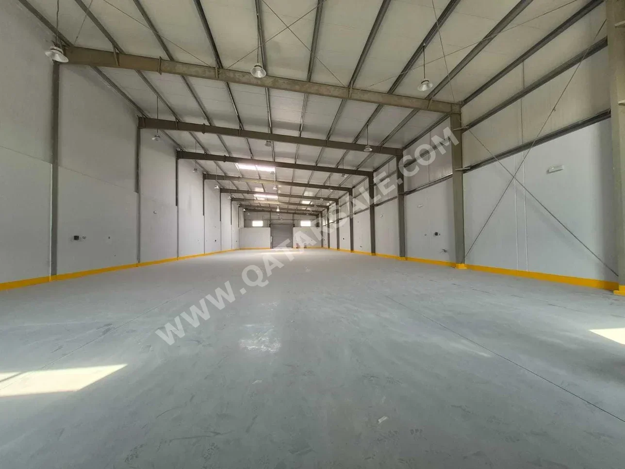 Warehouses & Stores - Al Wakrah  - Barkit Al Awamer  -Area Size: 500 Square Meter