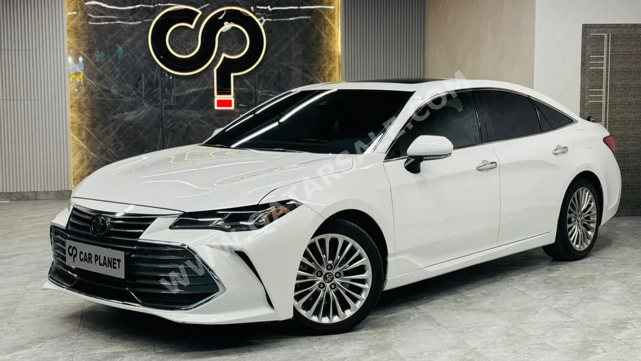 Toyota Avalon Limited 2020 Automatic 58,000 Km 6 Cylinder Front Wheel Drive (FWD) Sedan White