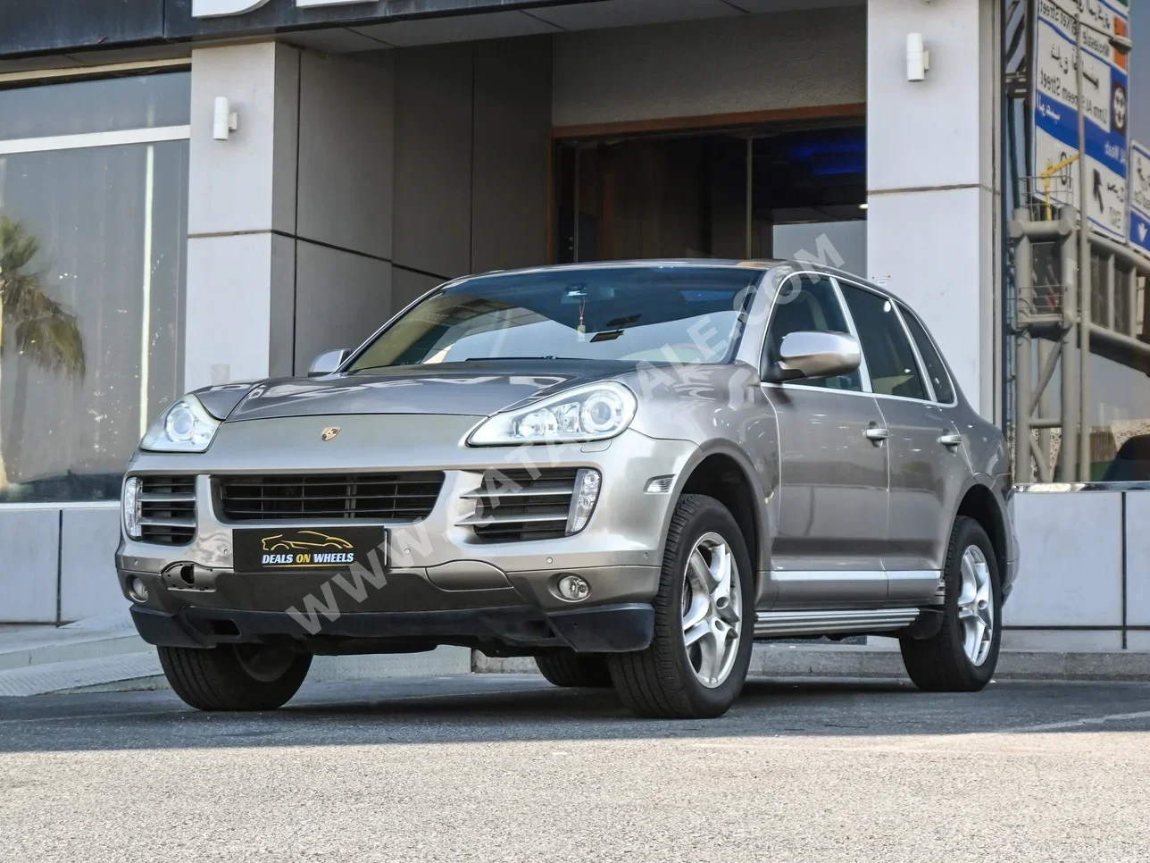 Porsche  Cayenne  S  2008  Automatic  176,000 Km  8 Cylinder  Four Wheel Drive (4WD)  SUV  Gold