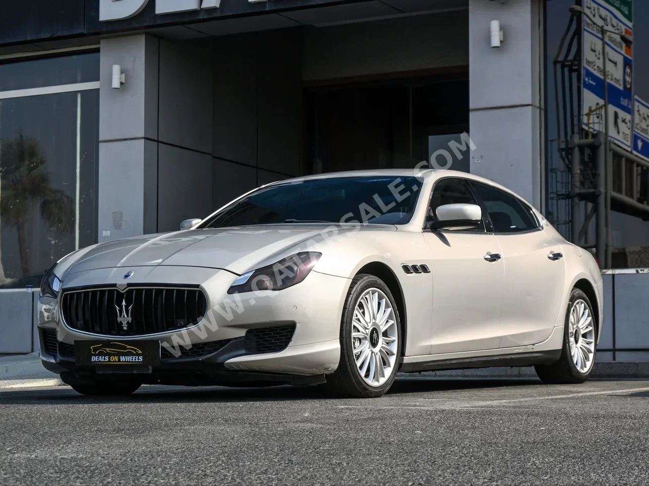 مزاراتي  كواتروبورتي  2014  اوتوماتيك  135,000 كم  6 سلندر  دفع خلفي  سيدان  ذهبي  تحت الضمان