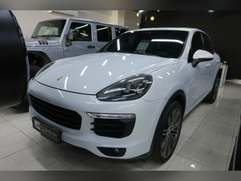 Porsche  Cayenne  S  2015  Automatic  139,000 Km  8 Cylinder  Four Wheel Drive (4WD)  SUV  White