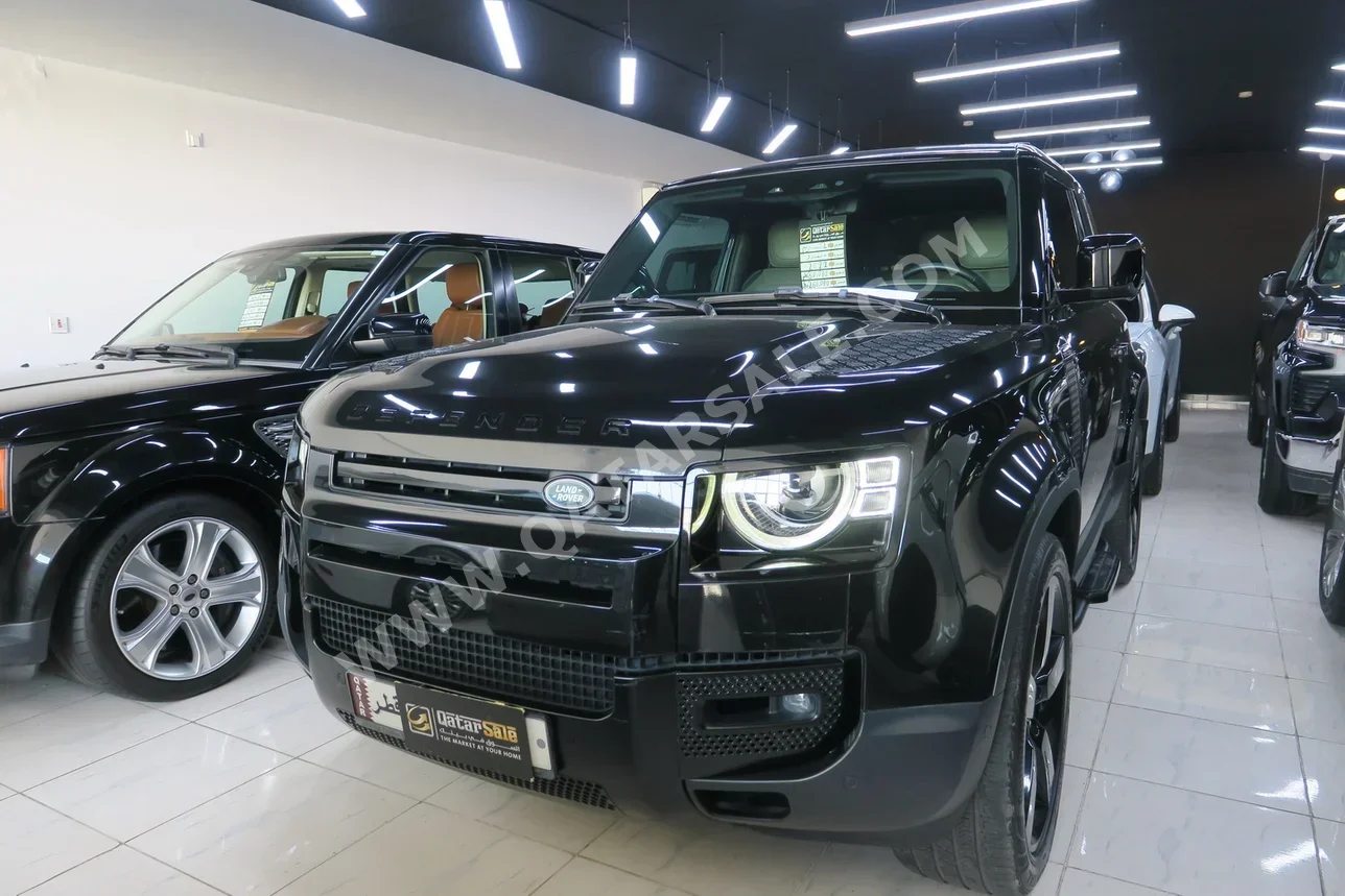 Land Rover  Defender  90 HSE  2022  Automatic  60,000 Km  6 Cylinder  Four Wheel Drive (4WD)  SUV  Black