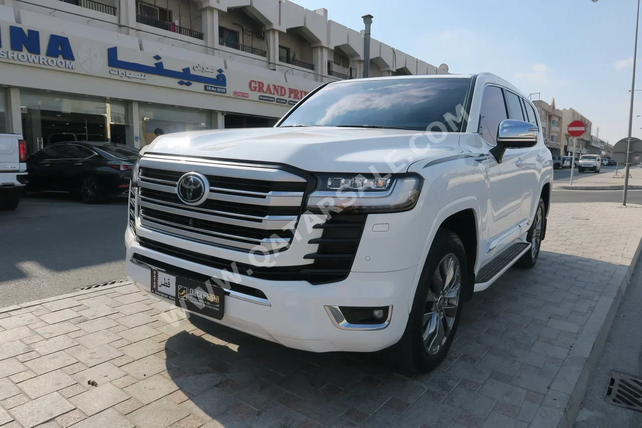 تويوتا لاند كروزر في اكس ار توين توربو 2024 اوتوماتيك 17,000 كم 6 سلندر دفع رباعي اس يو في أبيض تحت الضمان