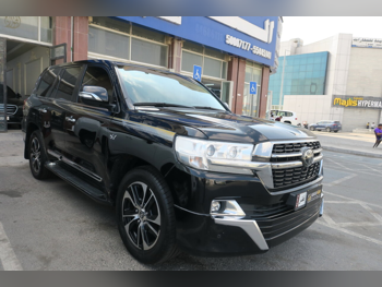 تويوتا  لاند كروزر  في اكس ار  2021  اوتوماتيك  161,000 كم  8 سلندر  دفع رباعي  اس يو في  أسود