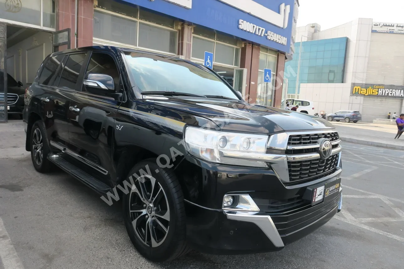 Toyota  Land Cruiser  VXR  2021  Automatic  161,000 Km  8 Cylinder  Four Wheel Drive (4WD)  SUV  Black