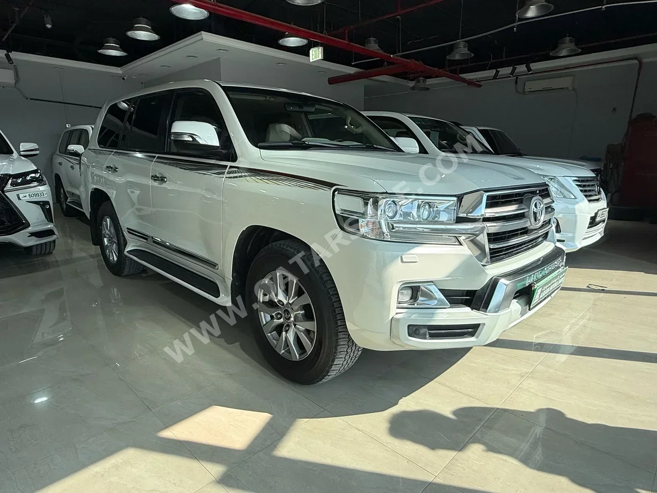 Toyota Land Cruiser GXR 2019 Automatic 221,000 Km 8 Cylinder Four Wheel Drive (4WD) SUV White