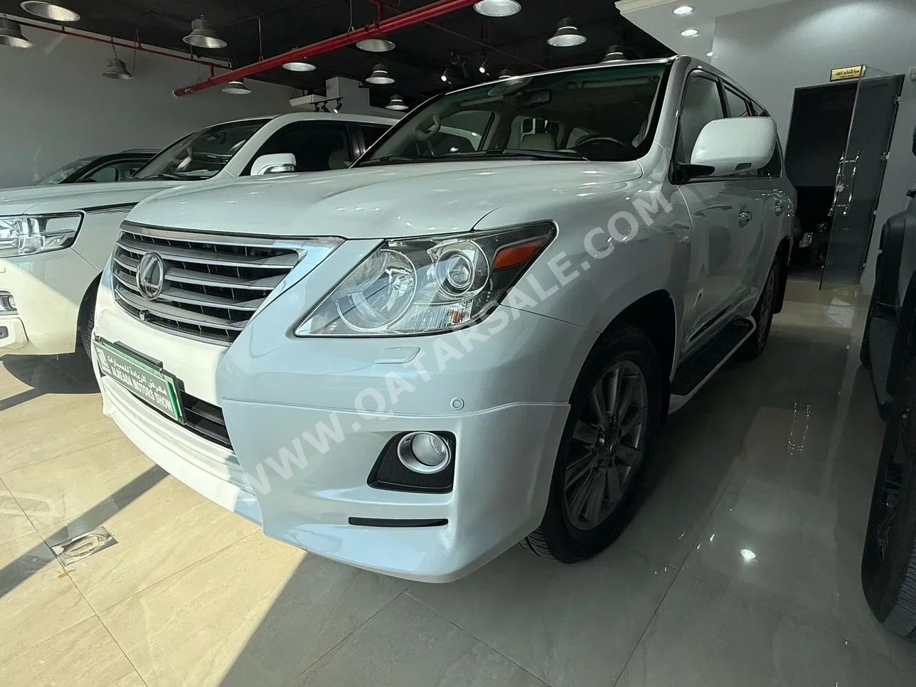 Lexus  LX  570  2011  Automatic  315,000 Km  8 Cylinder  Four Wheel Drive (4WD)  SUV  White