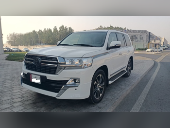 Toyota Land Cruiser VXR 2021 Automatic 81,000 Km 8 Cylinder Four Wheel Drive (4WD) SUV White