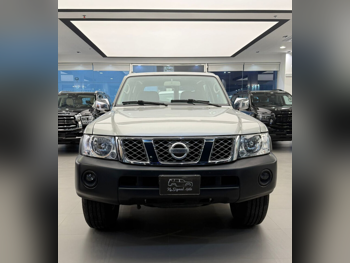 Nissan Patrol Safari 2012 Manual 252,000 Km 6 Cylinder Four Wheel Drive (4WD) SUV Silver