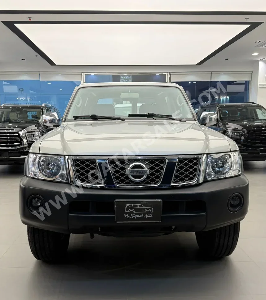 Nissan  Patrol  Safari  2012  Manual  252,000 Km  6 Cylinder  Four Wheel Drive (4WD)  SUV  Silver