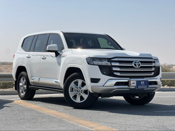 Toyota  Land Cruiser  GXR  2024  Automatic  50,000 Km  6 Cylinder  Four Wheel Drive (4WD)  SUV  White  With Warranty