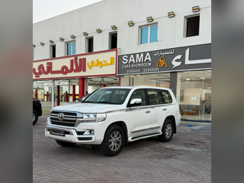 Toyota  Land Cruiser  GXR  2020  Automatic  245,000 Km  8 Cylinder  Four Wheel Drive (4WD)  SUV  White