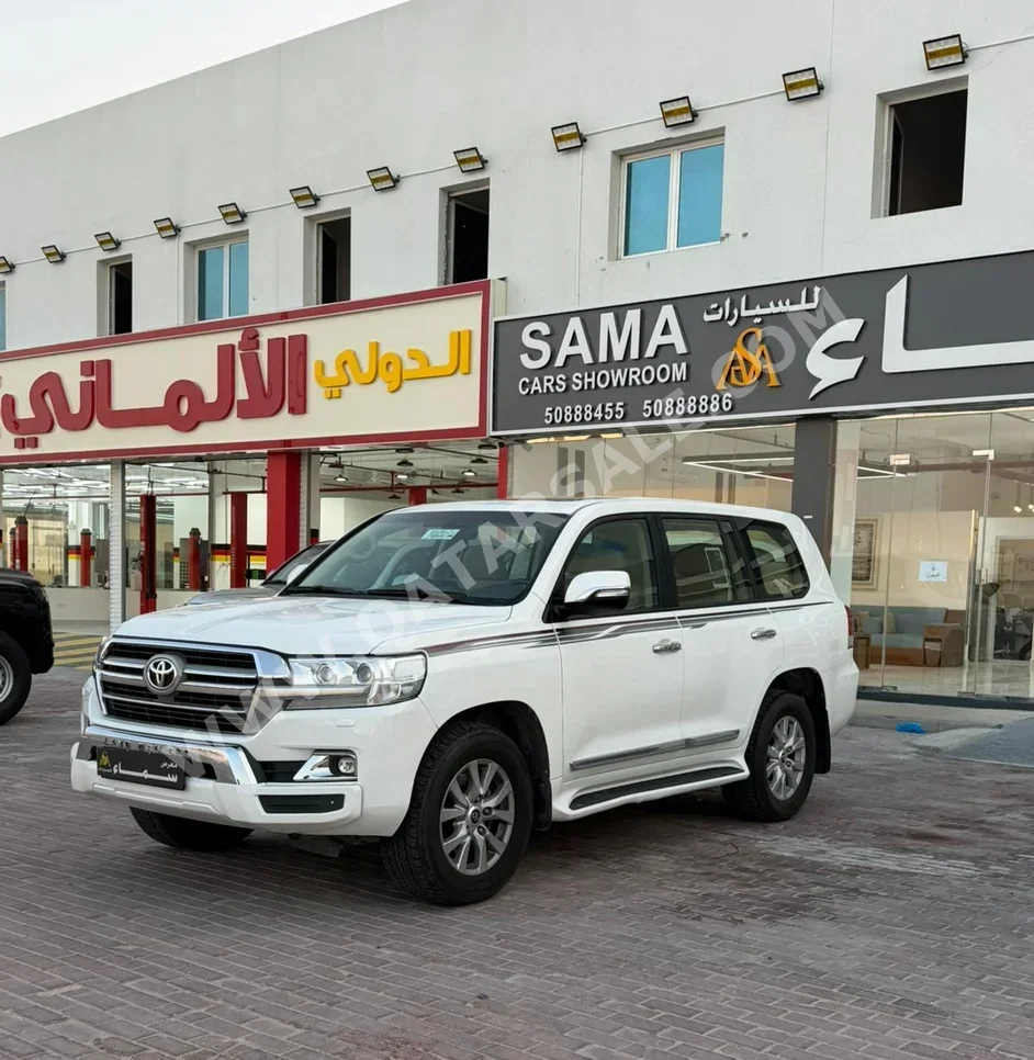 Toyota Land Cruiser GXR 2020 Automatic 245,000 Km 8 Cylinder Four Wheel Drive (4WD) SUV White