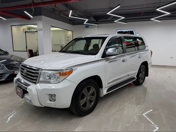 Toyota  Land Cruiser  GXR  2015  Automatic  378,000 Km  8 Cylinder  Four Wheel Drive (4WD)  SUV  White