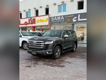 Toyota  Land Cruiser  VX Twin Turbo  2024  Automatic  71,000 Km  6 Cylinder  Four Wheel Drive (4WD)  SUV  Gray  With Warranty