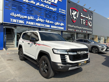 Toyota Land Cruiser GR Sport Twin Turbo 2025 Automatic 8,000 Km 6 Cylinder Four Wheel Drive (4WD) SUV White With Warranty