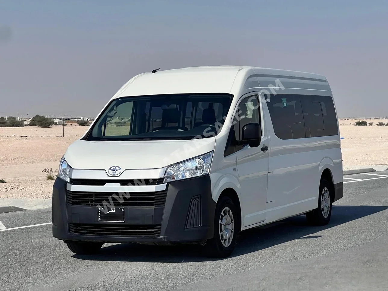 Toyota  Hiace  2022  Manual  266,000 Km  6 Cylinder  Rear Wheel Drive (RWD)  Van / Bus  White