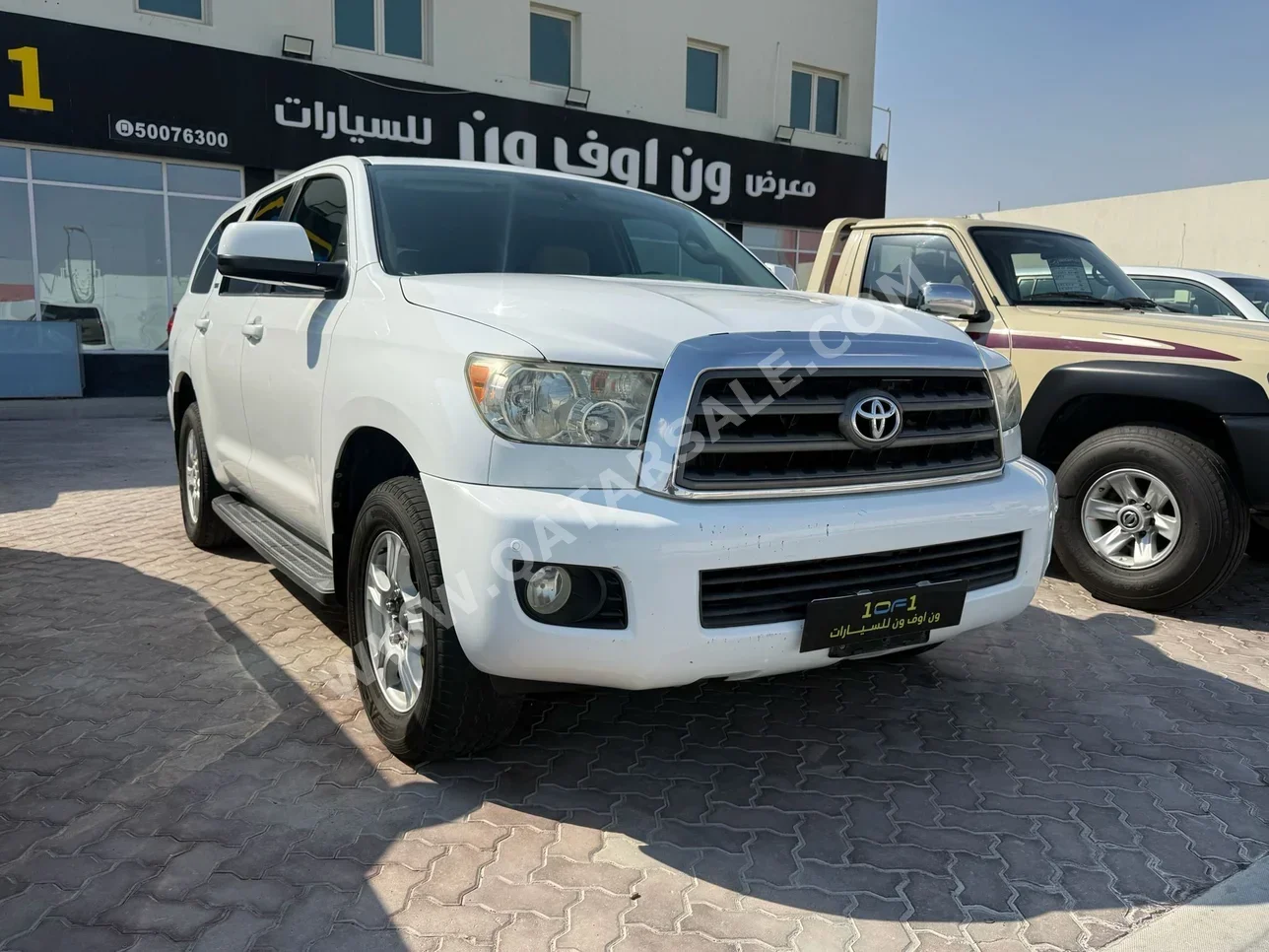 Toyota  Sequoia  SR5  2015  Automatic  262,000 Km  8 Cylinder  Four Wheel Drive (4WD)  SUV  White