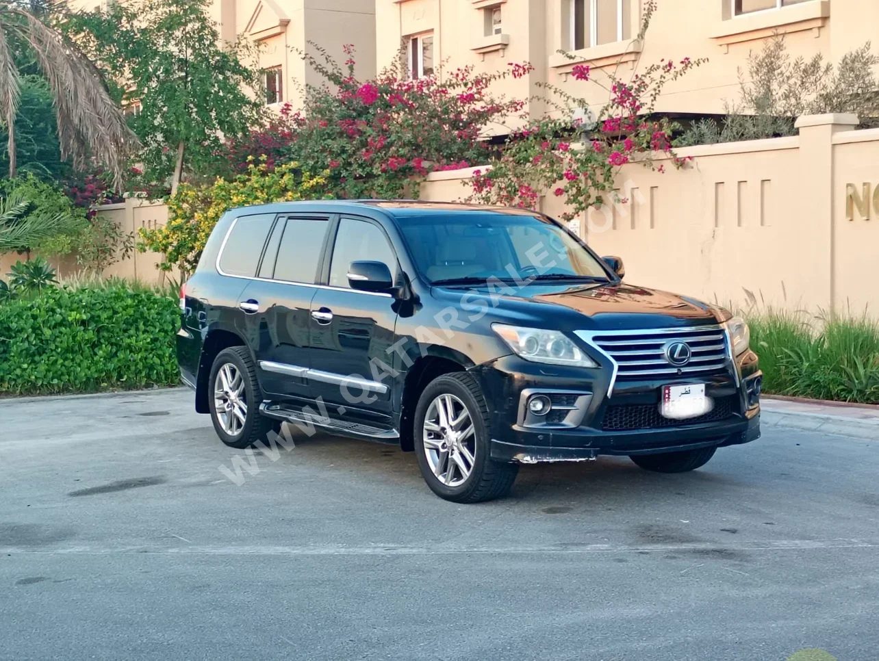 Lexus LX 570 2012 Automatic 275,000 Km 8 Cylinder Four Wheel Drive (4WD) SUV Black
