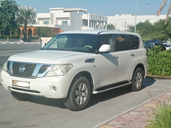 Nissan  Patrol  SE  2013  Automatic  300,000 Km  8 Cylinder  Four Wheel Drive (4WD)  SUV  White
